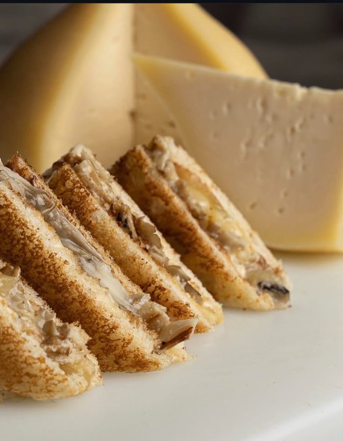 Bikini trufado de queso de Tetilla gallego con setas maytake 19