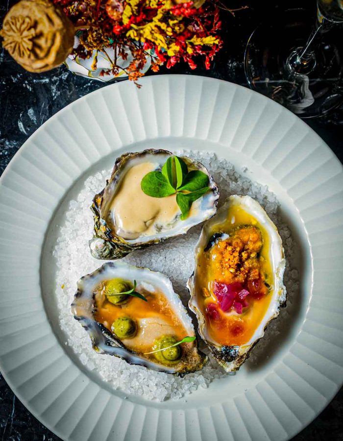 Degustación de Ostras Guillardeau nº3 (3 ud.) en salsa: 
Beurre blanc, leche de tigre y aguachile.
| 23€